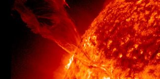 Aparece un monstruoso agujero en la corona del Sol
