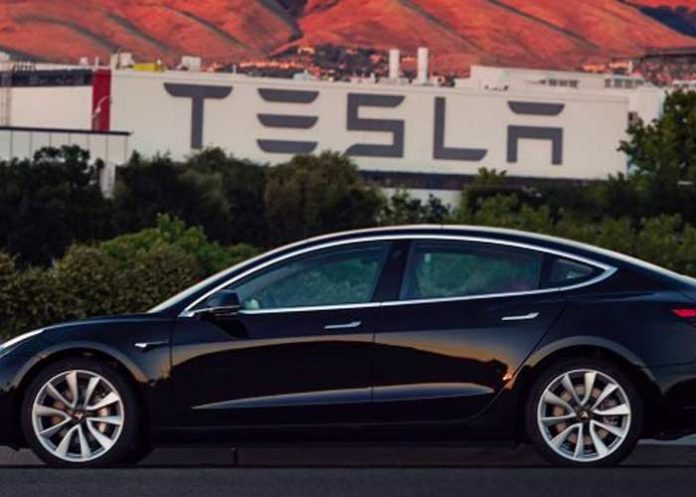 Tesla reduce precio de vehículos para aumentar ventas