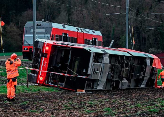 Varios heridos tras el descarrilamiento de dos trenes en el norte de Suiza