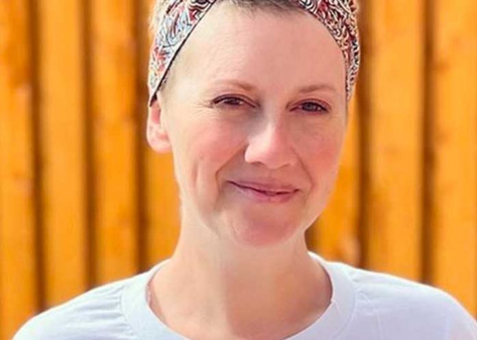 Fue al médico por un sangrado y le diagnosticaron cáncer en Reino Unido