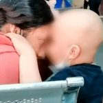 ¡Conmovedor! Madre e hijo luchan contra el cáncer “¿Estaré bien, verdad, mamá?