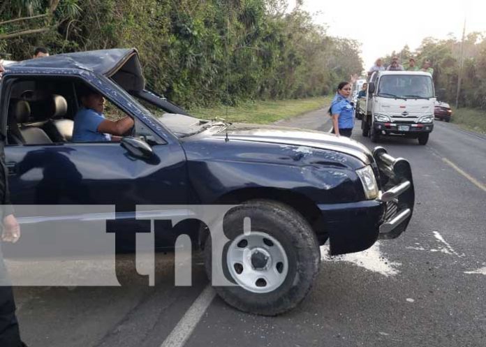 Foto: Vuelco de camioneta en trayecto Las Esquinas-San Marcos, Carazo / TN8