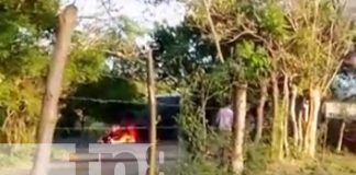 ¡Carro en llamas! Bomberos controlan incendio en un vehículo en Comarca Chiquilistagua