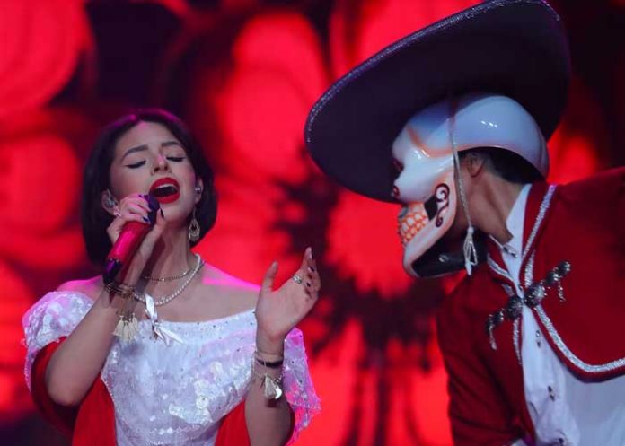 1 Ángela Aguilar, se sinceró y habló sobre el amor y sus planes de vida, asegurando que ya no cree en el matrimonio.