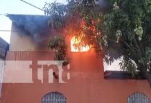 Foto: Incendio consume segunda planta de una vivienda en la Villa Miguel Gutiérrez, Managua / TN8