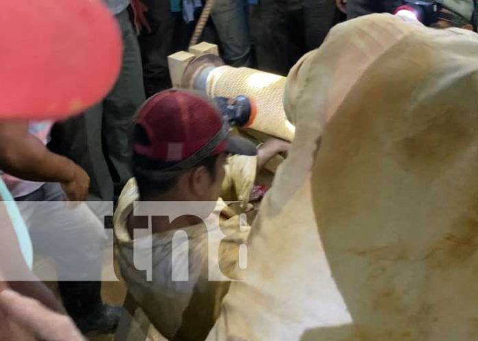 1 Rescatan con vida a pequeño minero soterrado en Santo Domingo, Chontales