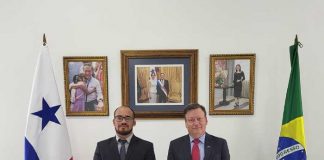 Embajador de Nicaragua, sostuvo reunión en la Embajada de Panamá en Brasil