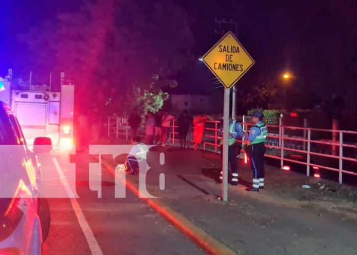 1 Foto: Peatón perece en la entrada de Ciudad Sandino tras ser embestido por un microbús / TN8