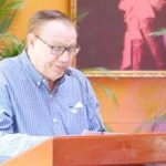 El Dr. Jorge Eduardo Arellano realizó un discurso desde el MINED El Dr. Jorge Eduardo Arellano realizó un discurso desde el MINED