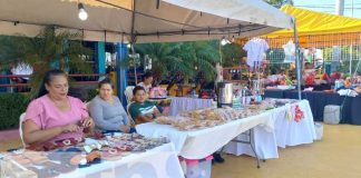 Foto: Realizan feria en saludo al Día Internacional del Emprendedor en el Puerto Salvador Allende / TN8