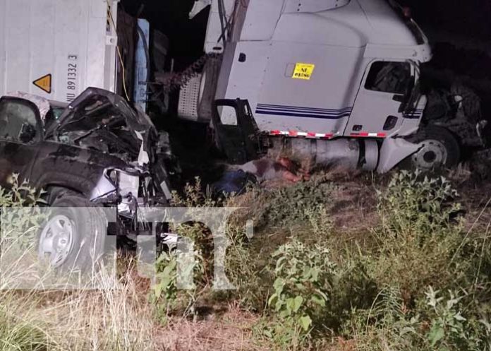 1 Al menos 6 muertos y varios lesionados dejó un aparatoso accidente en Ctra. El Papayal-Tipitapa