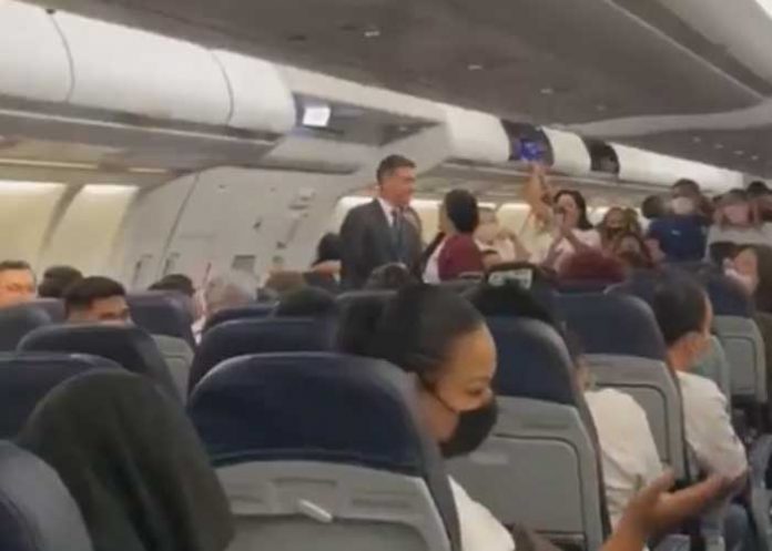 Foto: «Pero qué Guapo» sobrecargo portugués se hizo tendencia en TikTok / Cortesía