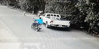 Imprudencia peatonal casi le cuesta la vida a una menor en Jalapa