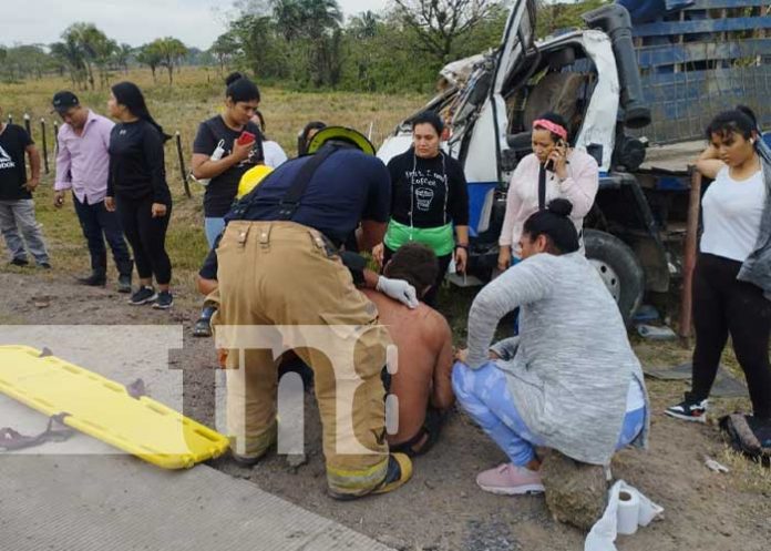 1 Foto: Fuerte accidente dejó lesionados y perdidas materiales en Río Blanco / TN8