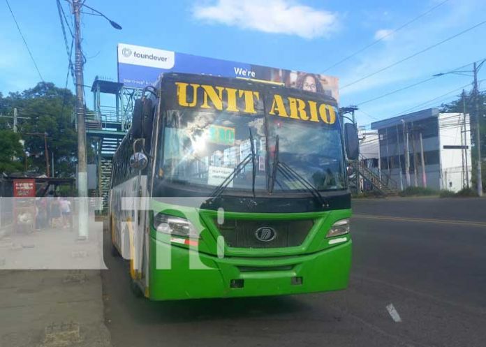 1 Foto: Managua: Pasajero cae de un bus en marcha y resulta con serias lesiones / TN8