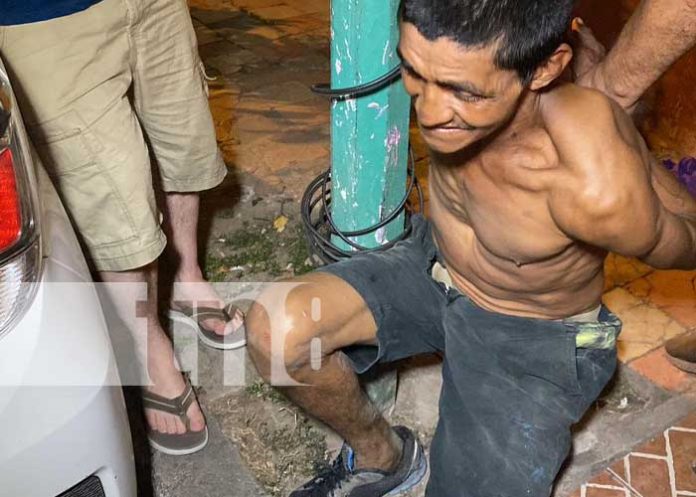 Capturan a Ladrón “Infraganti“, en una de las calles de la Ciudad de Juigalpa