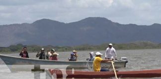 Foto: Realizan competencia de botes de remo en la playa El Maneadero en San Lorenzo / TN8