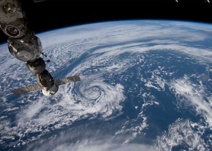 Un taxista argentino se 'coló' en una conversación con los astronautas