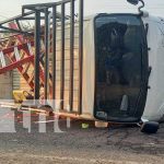Conductor de camioncito se vuelca, km 123 en San Nicolás, Comalapa Conductor de camioncito se vuelca, km 123 en San Nicolás, Comalapa