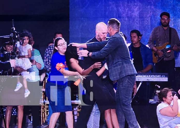 2 Foto: Impresionante mover del Espíritu Santo durante Cruzada «Buenas Nuevas Nicaragua» en Ocotal / TN8