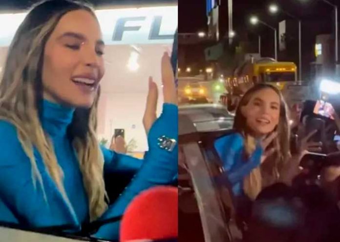 2 Caos en el tráfico causa Belinda al detenerse a saludar a los fans