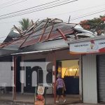 Foto: Tormenta eléctrica desprendió el techo de 4 módulos y una vivienda en Estelí / TN8