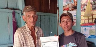 Gobierno entrega títulos de propiedad a familias de Nueva Guinea