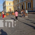 Granada enamora a los turistas en Semana Santa Granada enamora a los turistas en Semana Santa