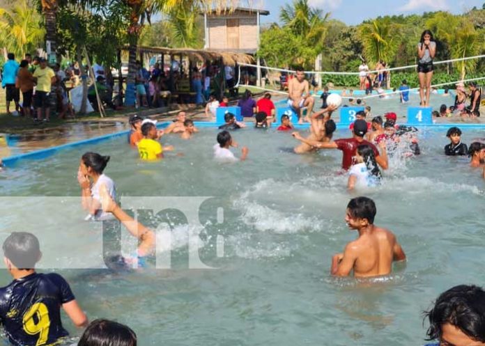 Foto: Familias de Jalapa despiden las vacaciones con un «Chapuzón» / TN8