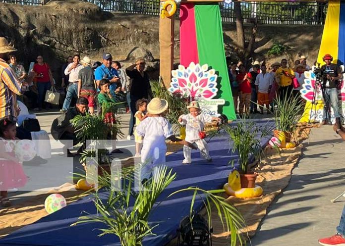 Foto: Realizan pasarela de arte, frescura y sabor de verano en el Parque Luis Alfonso Velázquez / TN8