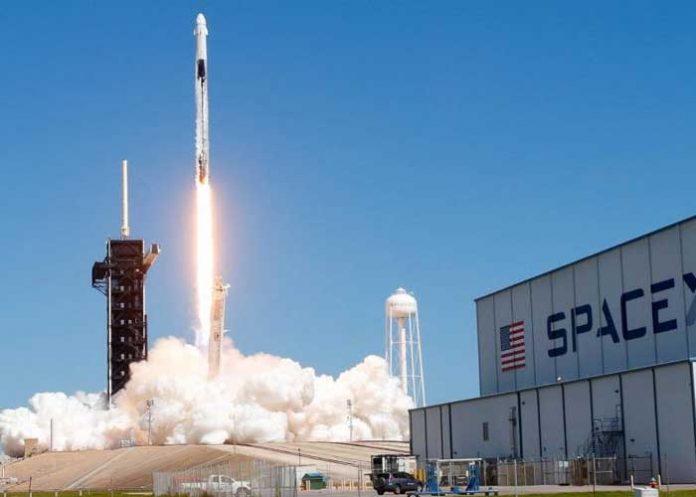 SpaceX intentará lanzar el cohete más potente