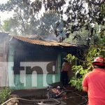 Incendio arrasa con los enseres de una vivienda en Chinandega Incendio arrasa con los enseres de una vivienda en Chinandega