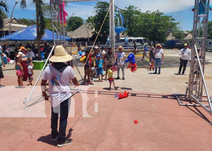 Foto: Promotoría Solidaria promueve unión familiar en la rotonda de Las Peñitas / TN8