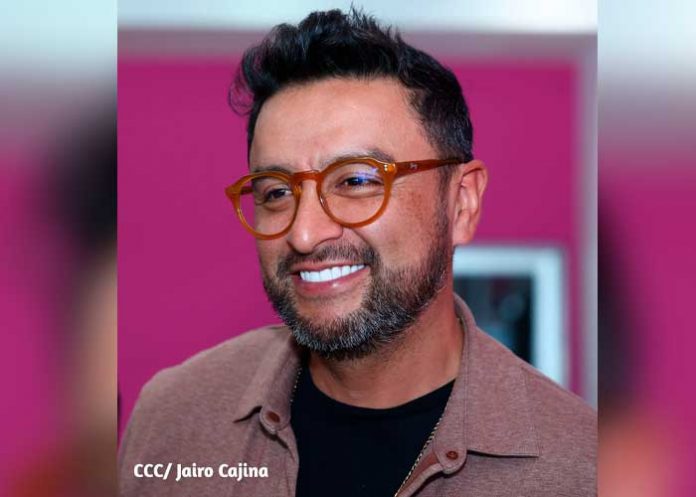 El cantante de música cristiana Alex Campos, ya se encuentra en tierras pinoleras