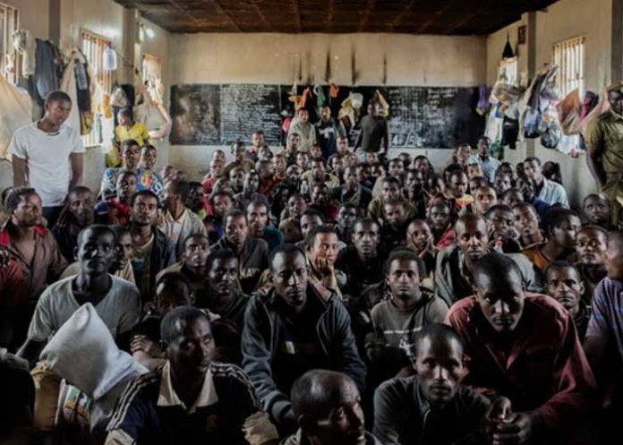 Sudán libera a presos por falta de alimentos y agua