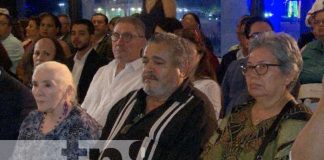 Ofilio Picón y Haideé Palacios, reciben reconocimientos por su creatividad en Nicaragua