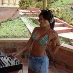 Karol G muestra fotos cuando era colegiala