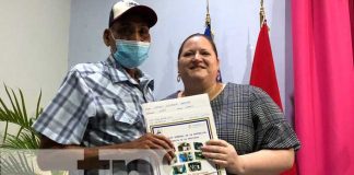 Entregan títulos de propiedad a excombatientes del Ejército de Nicaragua