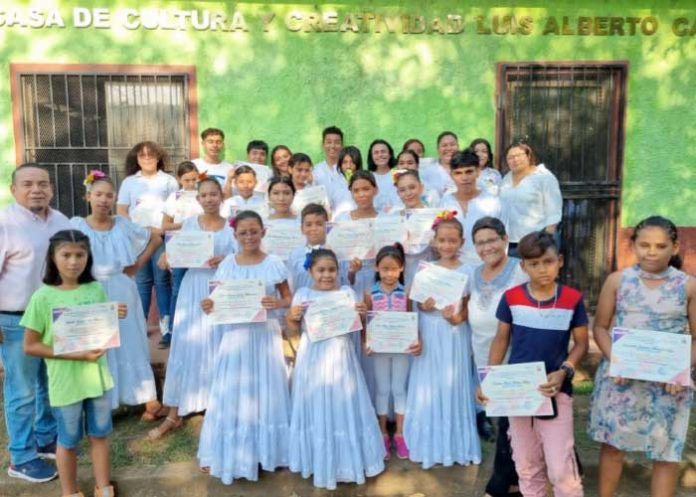 Capacitaciones en todo el país fortalecen trabajo de las Escuelas de Artes