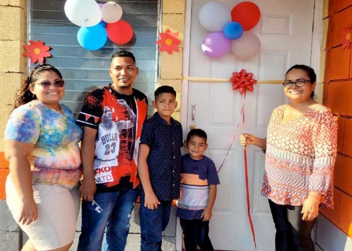 Para una vida mejor, Programa Bismarck Martínez entrega Viviendas a familias de Chichigalpa