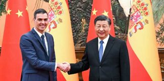 Presidente Xi Jinping sostiene encuentro con jefe de Gobierno Español