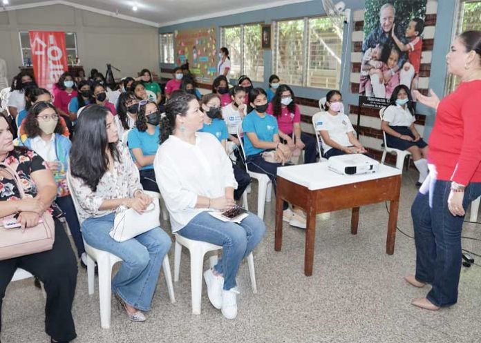 Foto: Claro apoya las TICS con impulso de las mujeres