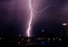 Rayo dejó «carbonizadas» a 5 personas y otras 9 resultaron heridas en Colombia Rayo dejó "carbonizadas" a 5 personas y otras 9 resultaron heridas en Colombia