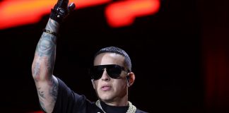 Daddy Ynakee la sigue rompiendo y hace historia con su exito , "Gasilona"