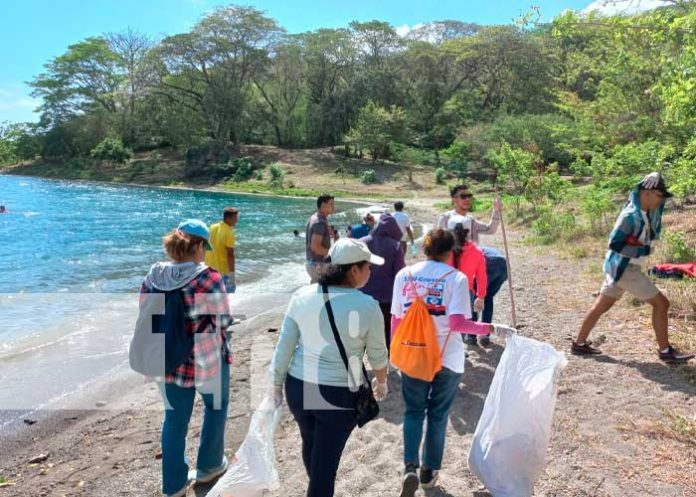 diria2 Jóvenes ambientalistas realizan limpieza en la Laguna de Apoyo, Diriá