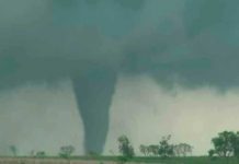 Casi una docena de tornados azotaron Estados Unidos dejando varios heridos Casi una docena de tornados azotaron Estados Unidos dejando varios heridos