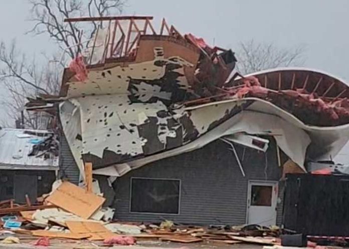 eeuu3 Tornado dejó varios muertos y un número indeterminado de heridos en Missouri