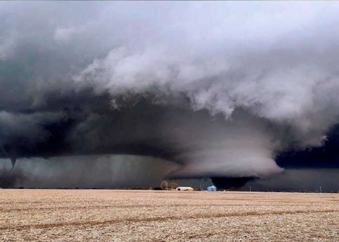 Destrucción, caos y 32 muertos por fuertes tornados en Estados Unidos