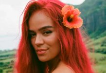 Karol G indignada por exceso de photoshop en sus fotos ¡está irreconocible!