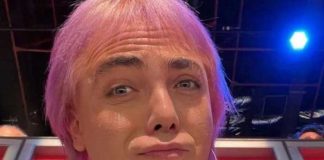 ¡Flash, la chica del bikini azul! Christian Castro se desnudó y enseñó su “pajarito”